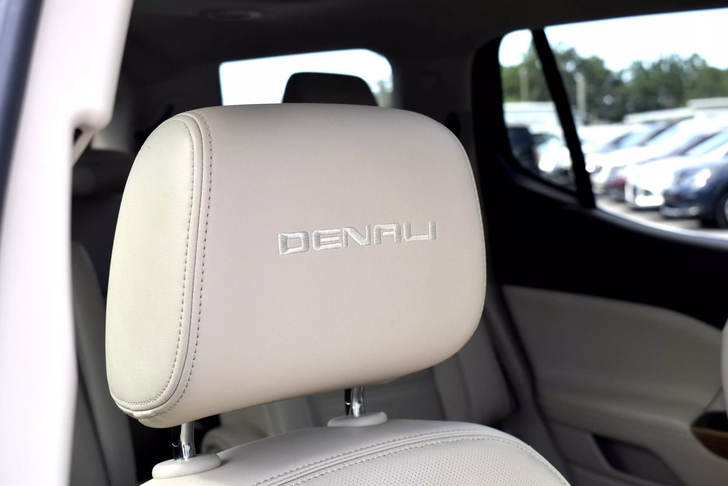 Used 2017 GMC Acadia Denali w/ Technology Package image 15