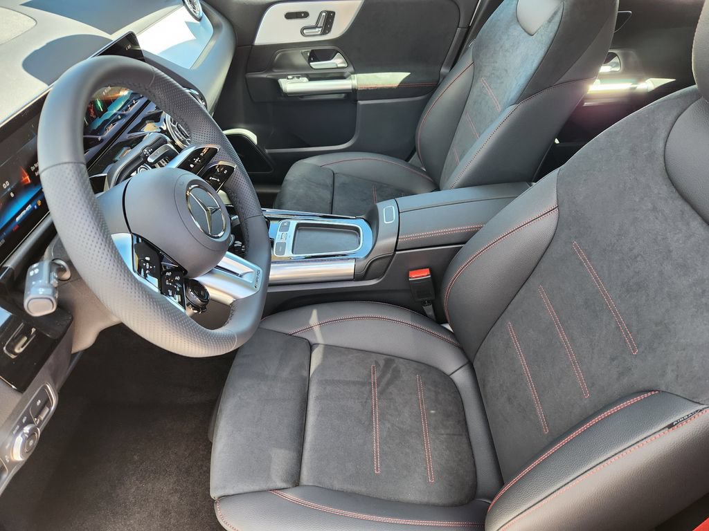 New 2026 Mercedes-Benz GLA 35 AMG 4MATIC image 12