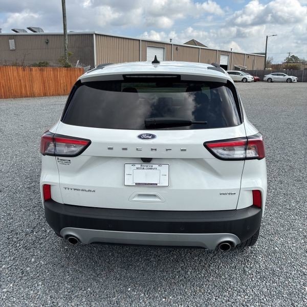 Used 2022 Ford Escape Titanium image 7