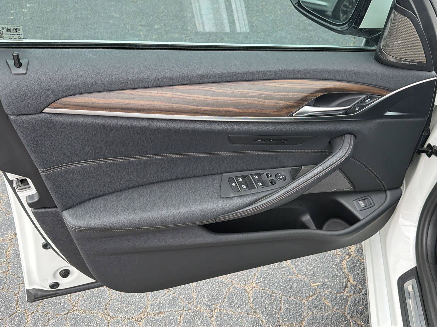 Used 2023 BMW 540i xDrive AWD/4WD image 16