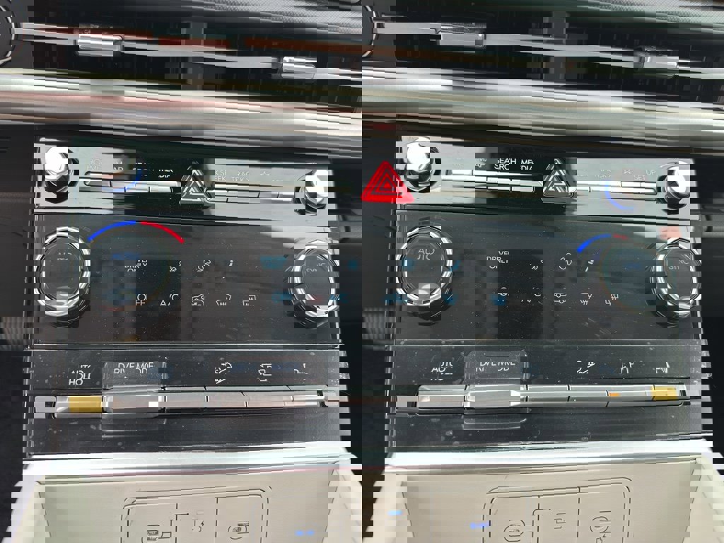 New 2026 Hyundai Santa Fe SE image 21