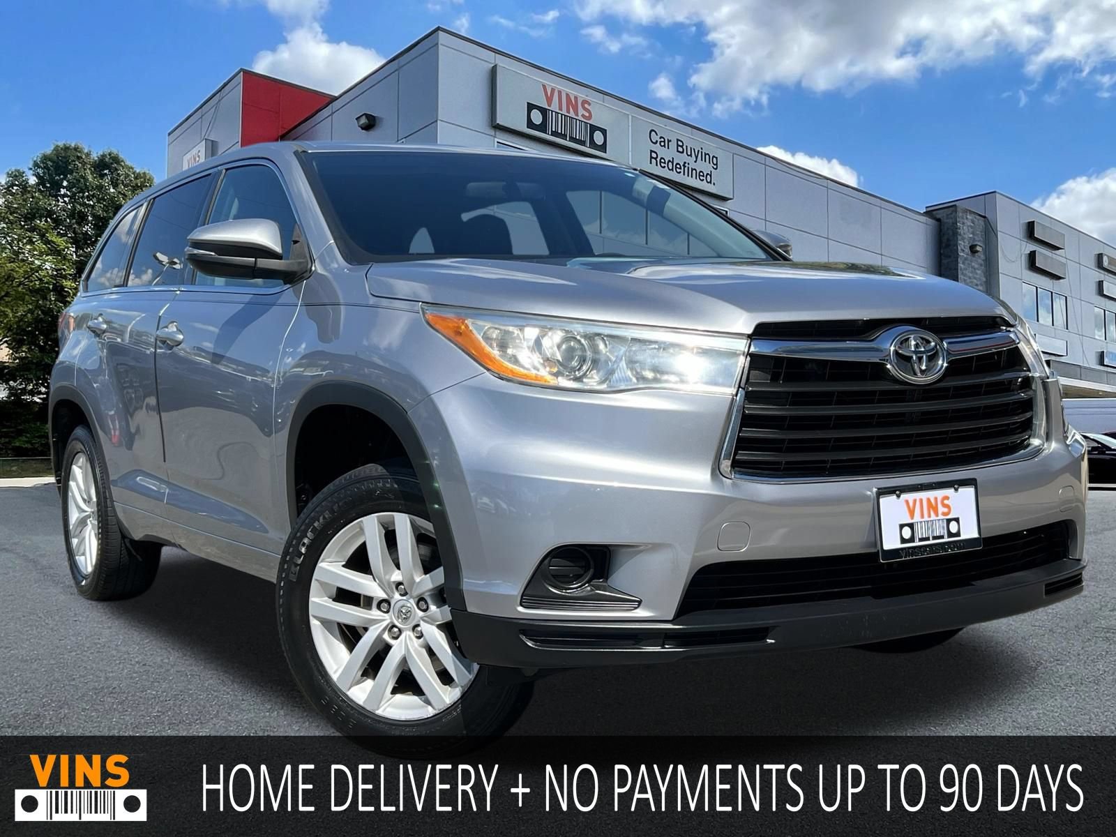 Used 2014 Toyota Highlander LE FWD image 1
