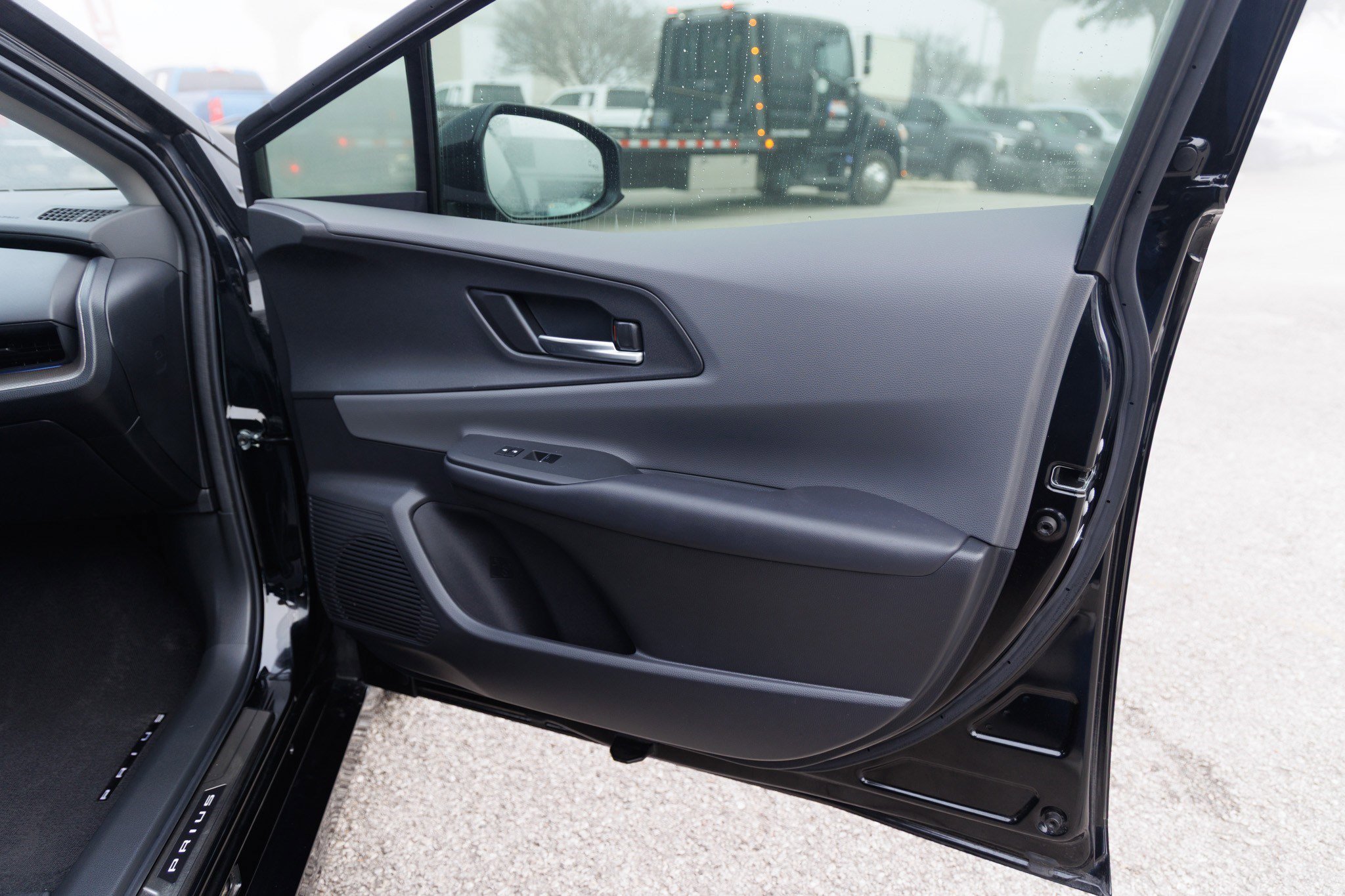 Used 2024 Toyota Prius XLE image 33