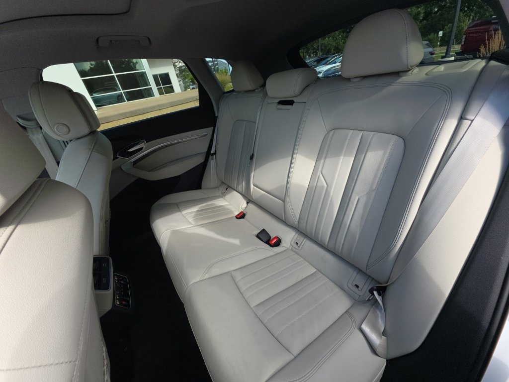 Used 2024 Audi Q8 e-tron Premium AWD/4WD image 23