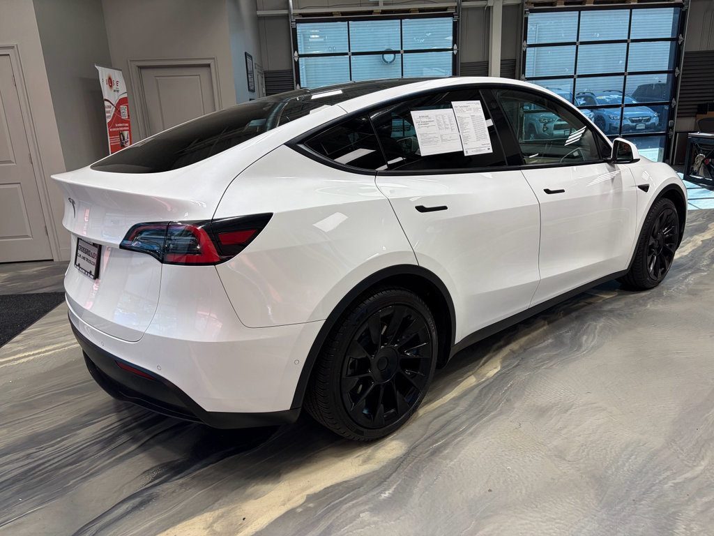 Used 2021 Tesla Model Y Long Range AWD/4WD image 31