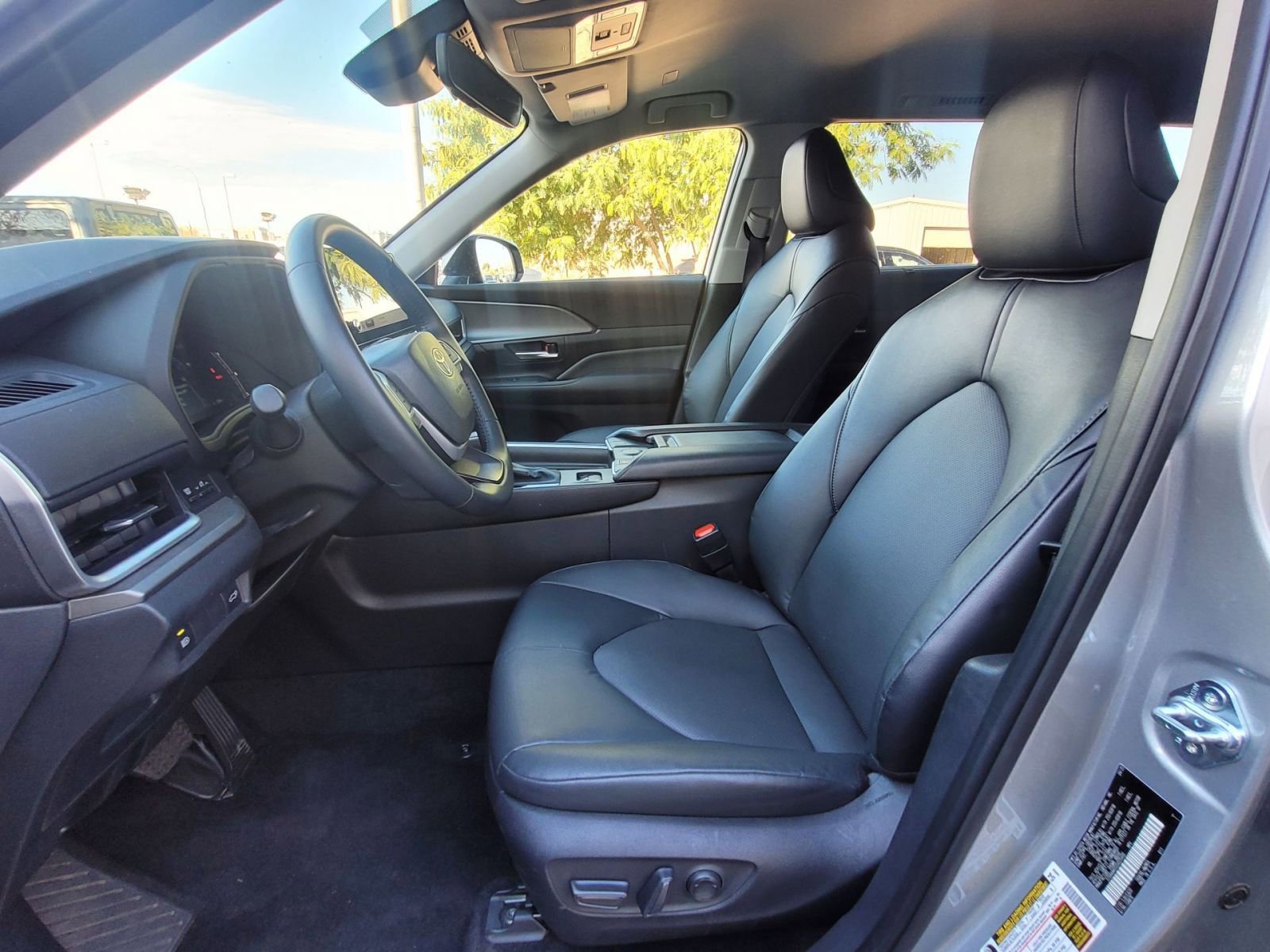 Used 2025 Toyota Grand Highlander FWD image 12