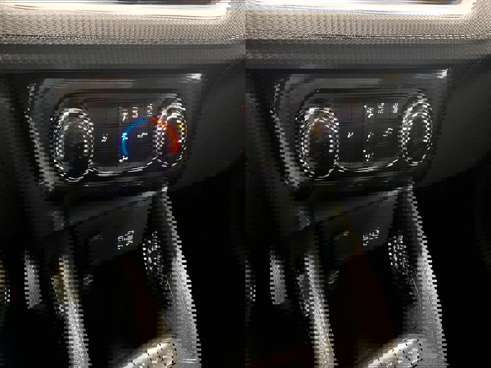 Used 2025 Chevrolet TrailBlazer LT AWD/4WD image 25