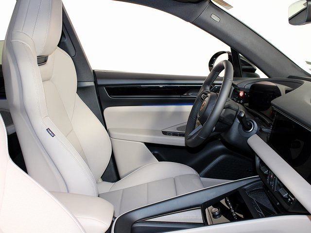 New 2025 Porsche Macan 4S Electric image 32