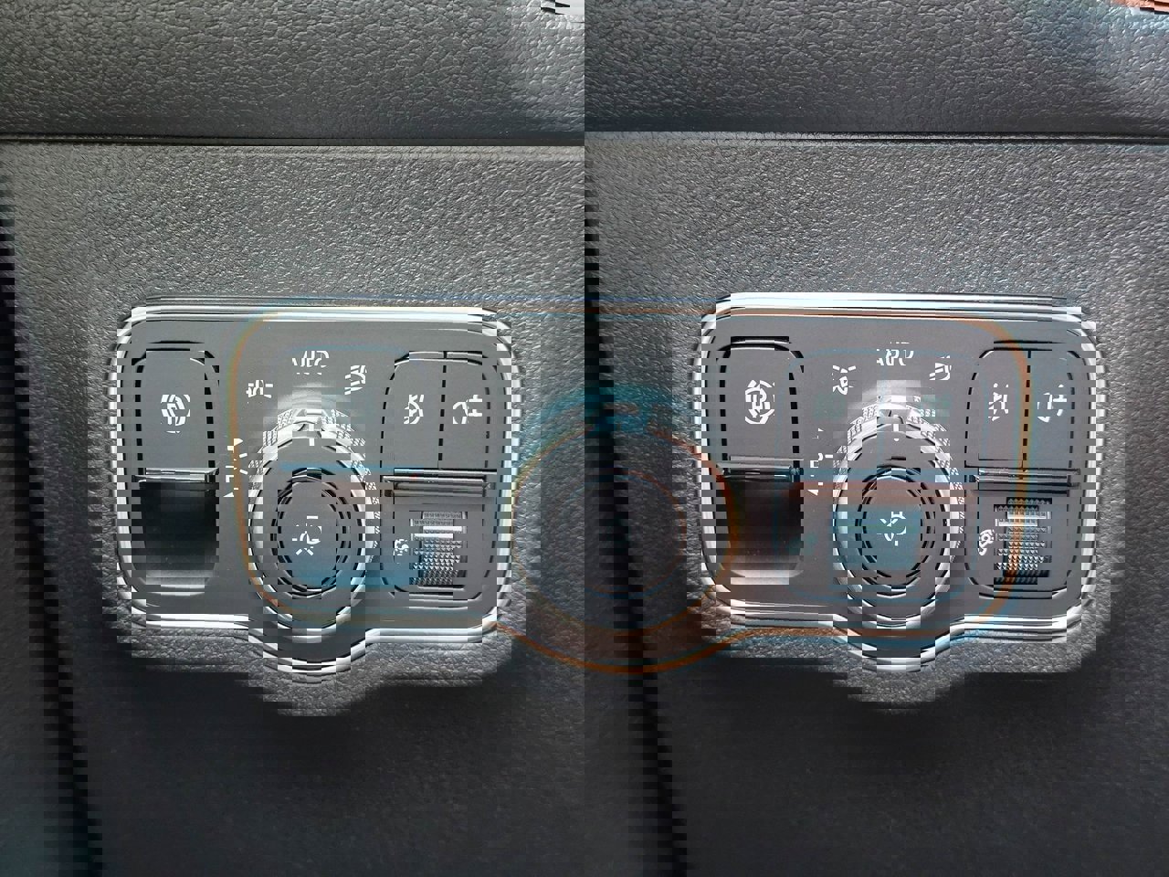 New 2026 Mercedes-Benz GLB 250 4MATIC image 25