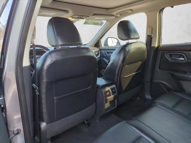 Used 2021 Nissan Rogue SV w/ Premium Package image 16