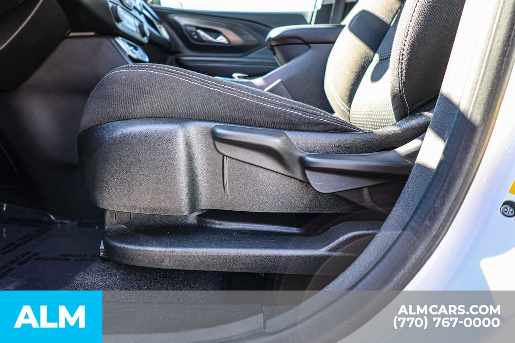 Used 2024 GMC Terrain SLE image 25