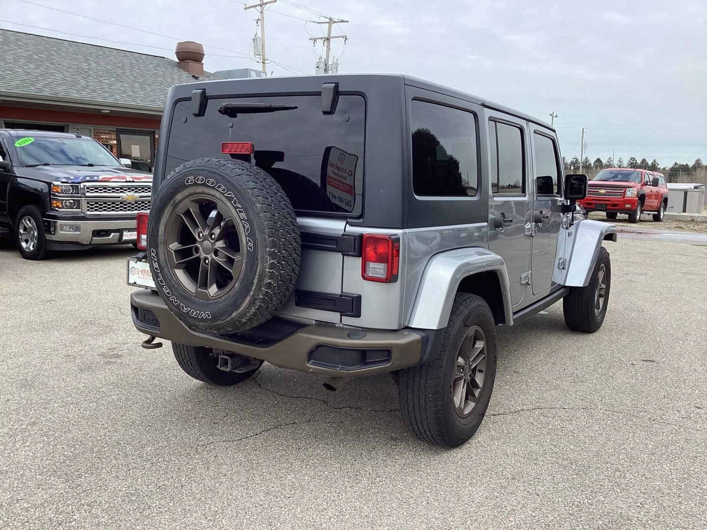 Used 2016 Jeep Wrangler Unlimited Sahara image 9
