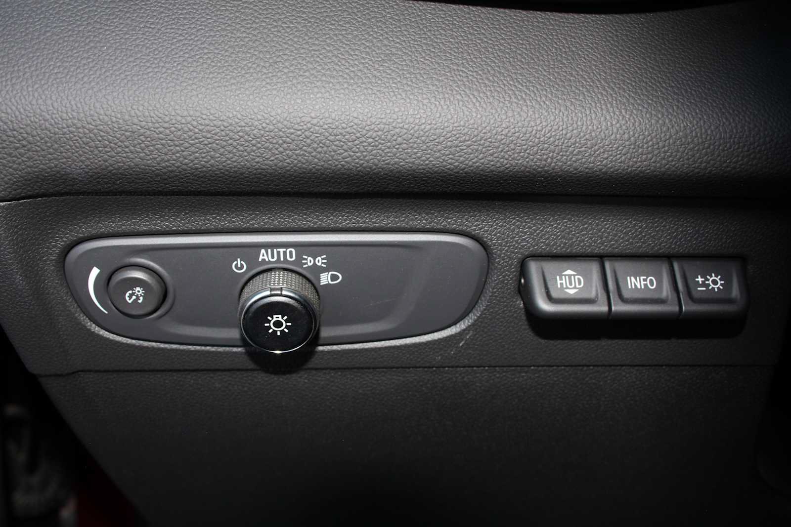 Used 2023 Buick Envision Avenir AWD/4WD image 37