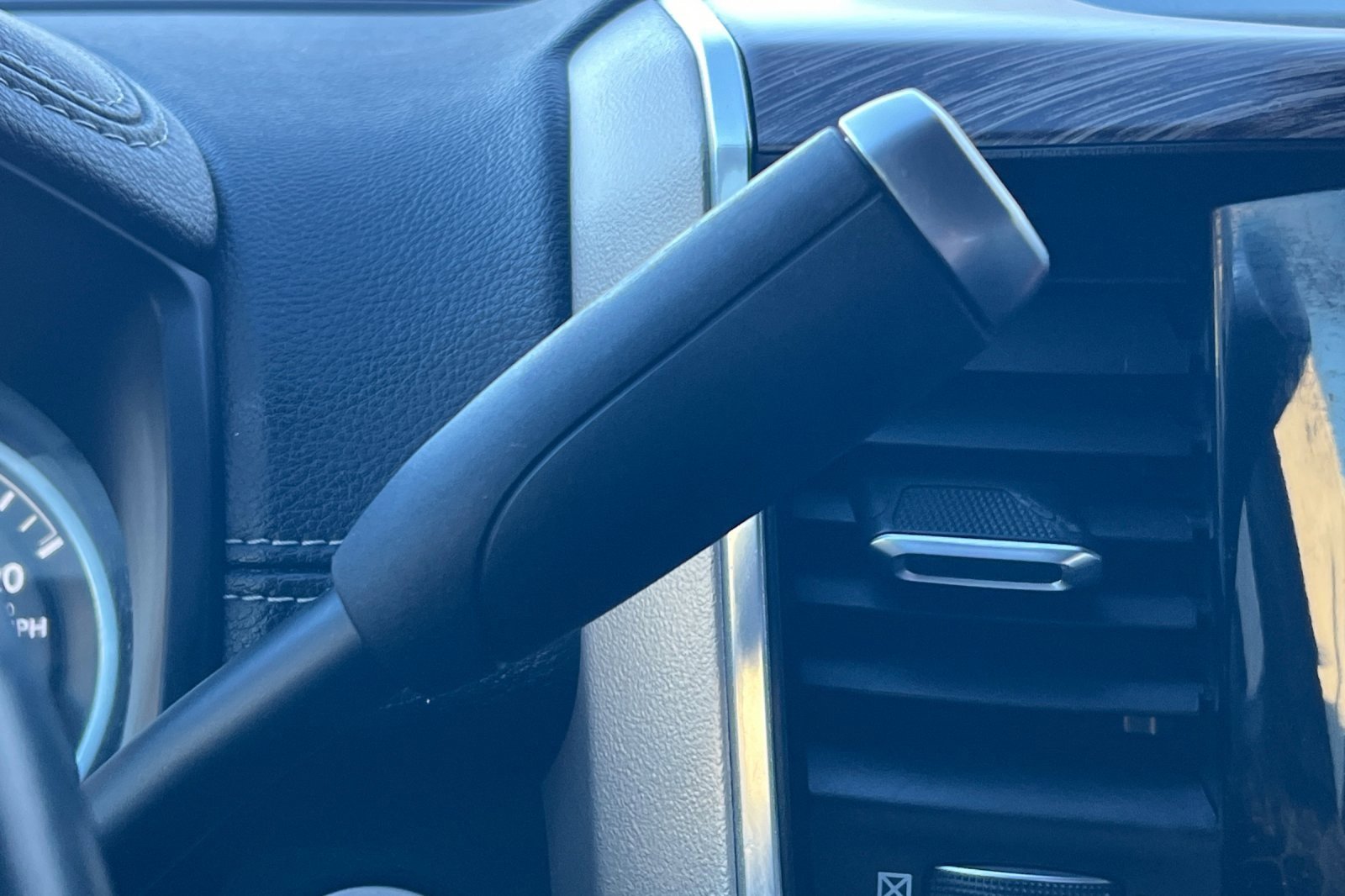 Used 2020 RAM 3500 Laramie image 23