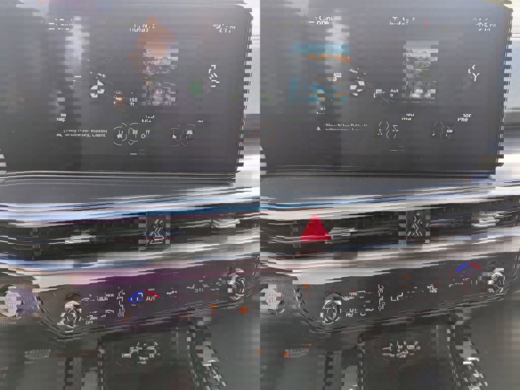 Used 2025 Kia Sorento S w/ Panoramic Sunroof Package image 18