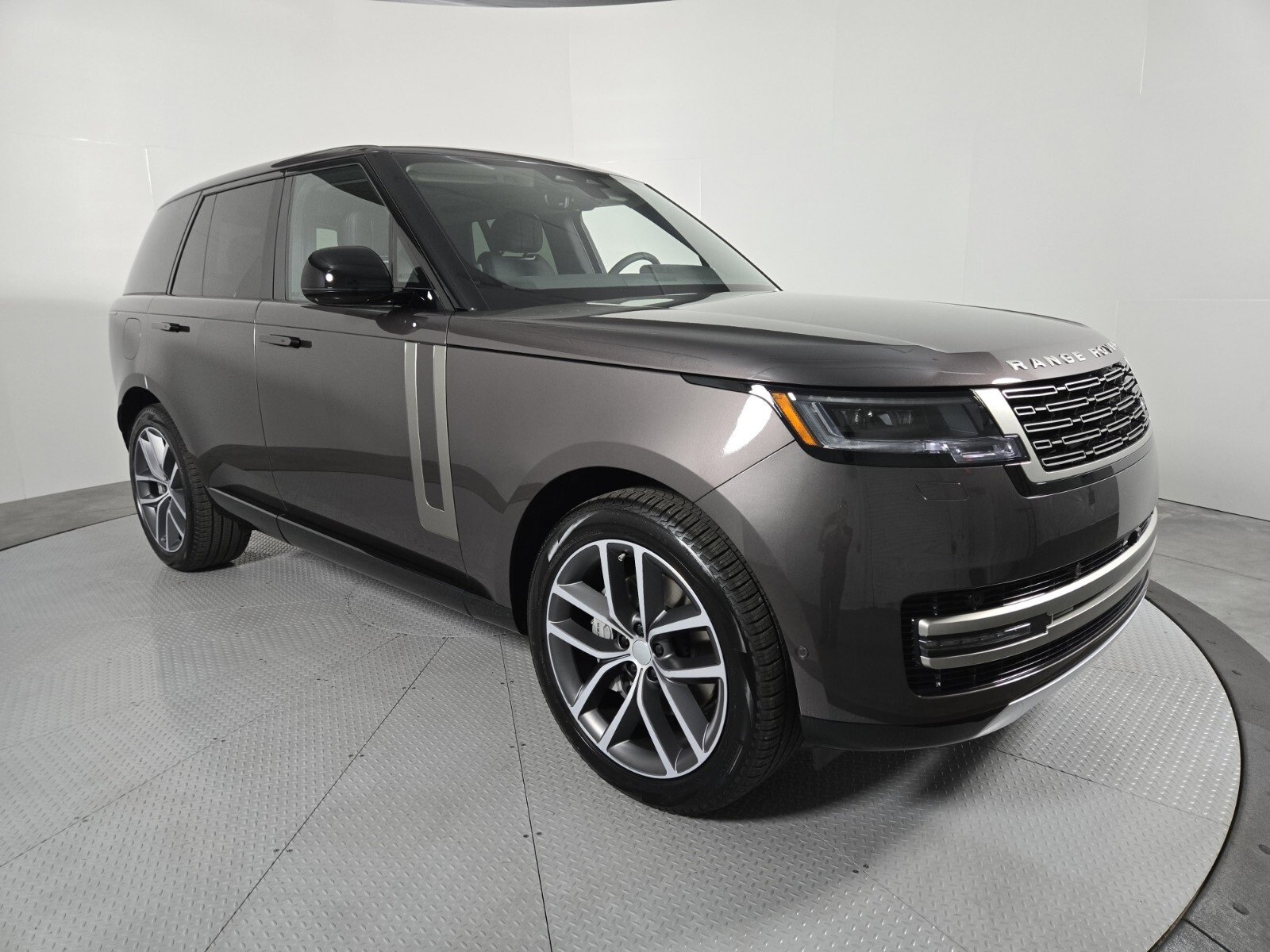 New 2025 Land Rover Range Rover SE image 14