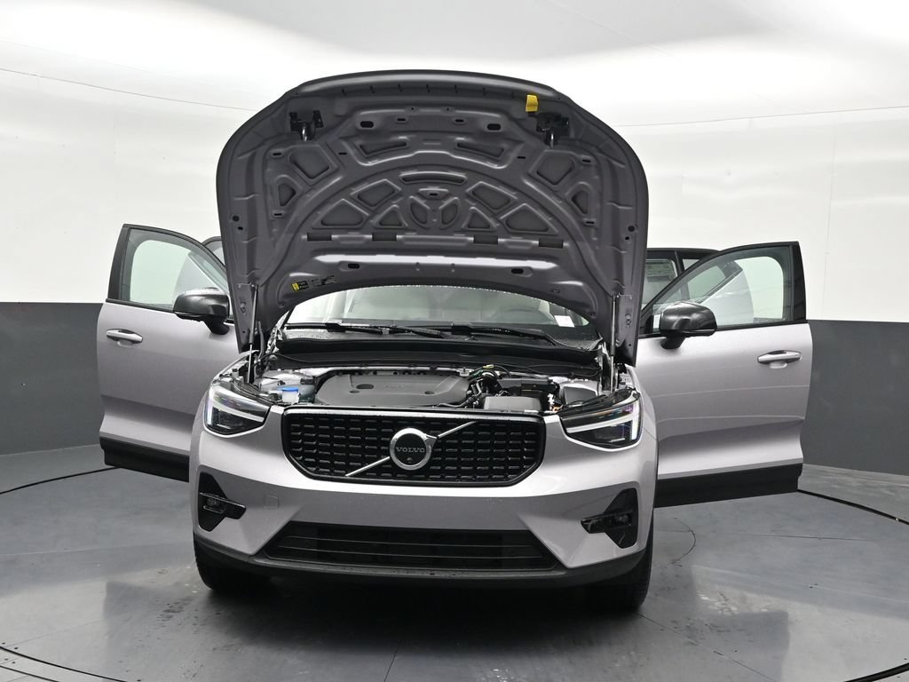 New 2026 Volvo XC40 B5 Plus w/ Protection Package Premier AWD/4WD image 34