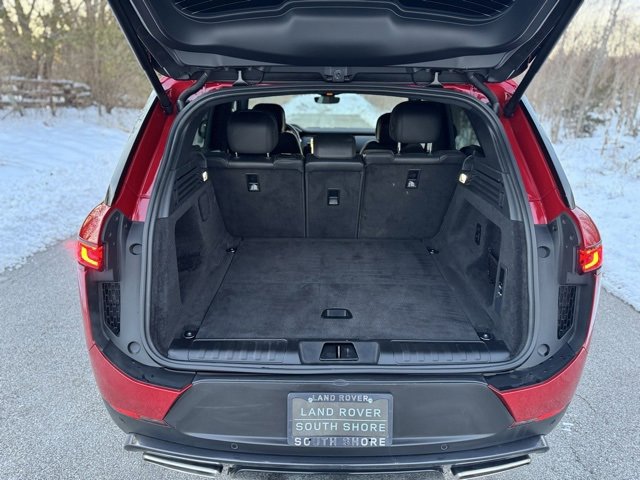 Used 2025 Land Rover Range Rover Sport SE image 17