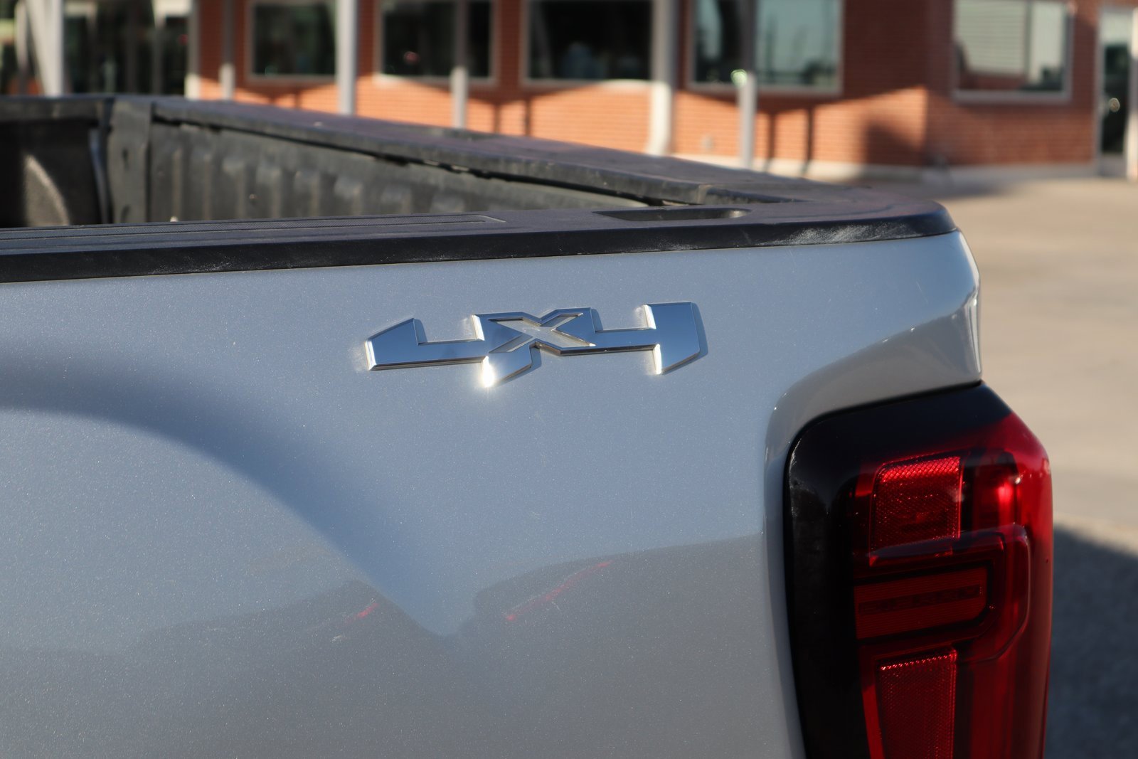 Used 2023 GMC Sierra 2500 SLE image 4