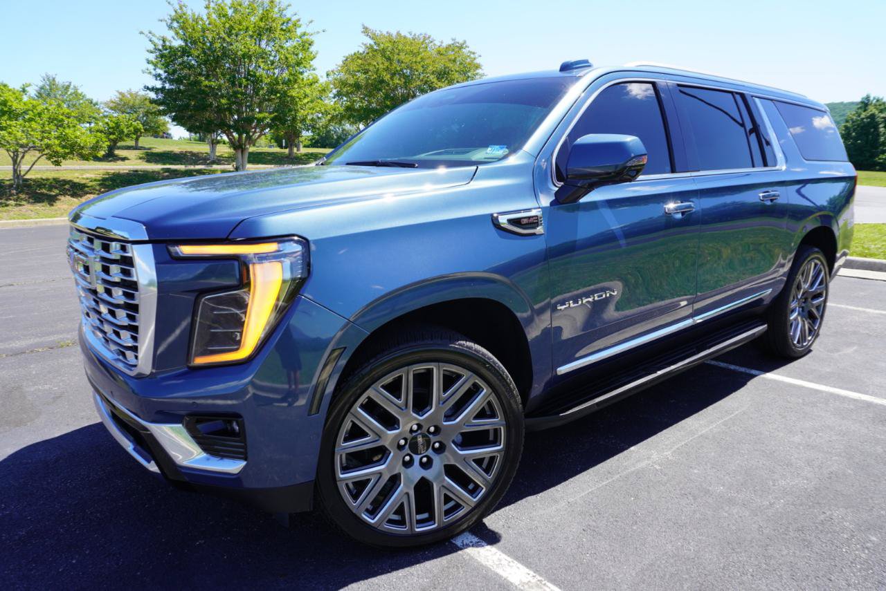 Used 2026 GMC Yukon XL Elevation w/ Elevation Premium Package AWD/4WD image 6