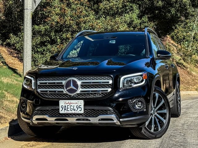 Used 2021 Mercedes-Benz GLB 250 w/ Premium Package image 3