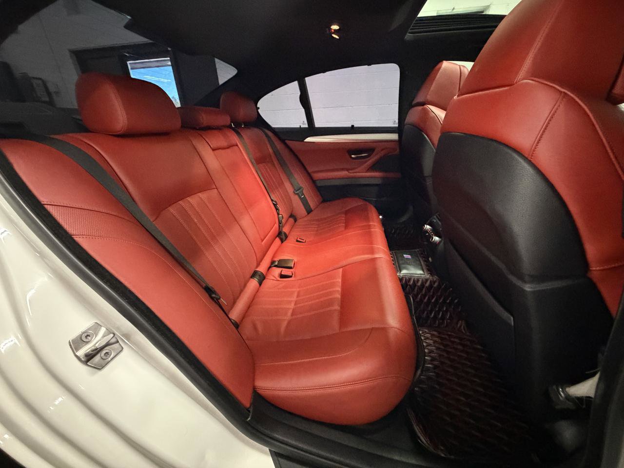 Used 2013 BMW M5 RWD image 17