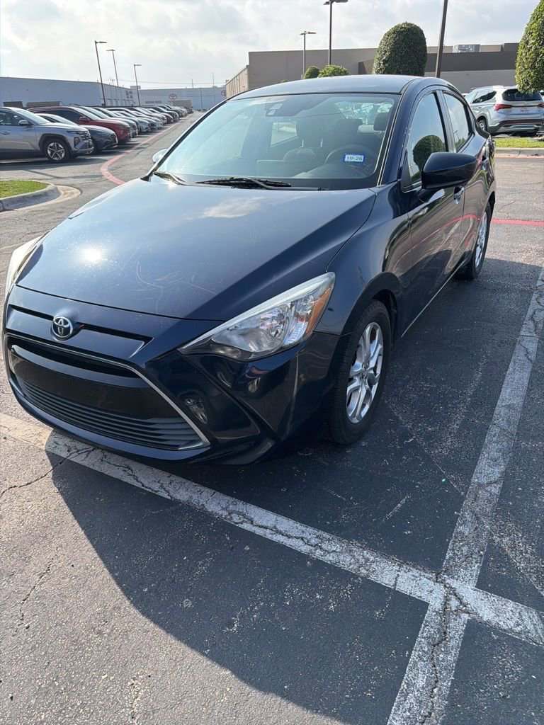 Used 2018 Toyota Yaris iA FWD image 2