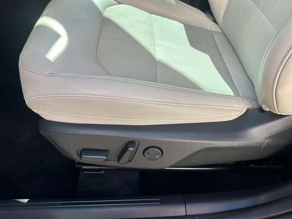 Used 2023 Kia Niro EX Touring FWD image 31