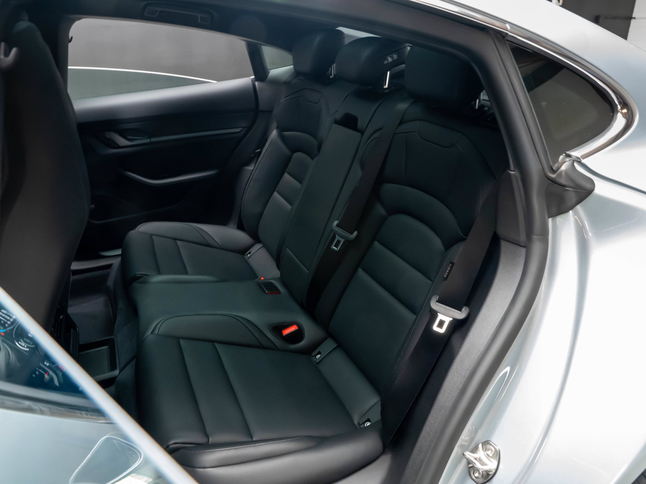 New 2026 Porsche Taycan 4S AWD/4WD image 33