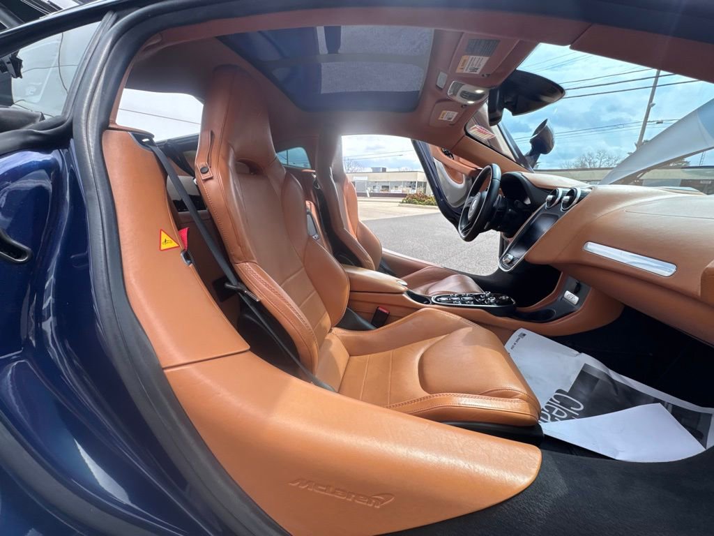 Used 2021 McLaren GT image 29