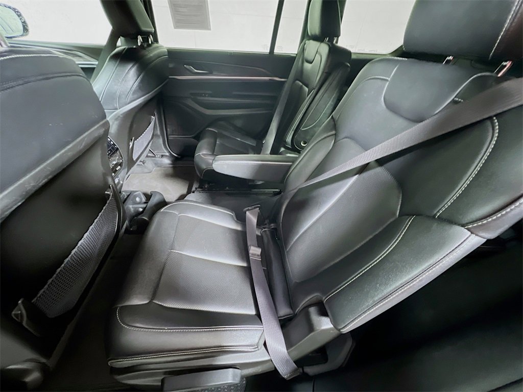Used 2024 Jeep Grand Cherokee L Limited w/ Luxury Tech Group II image 22