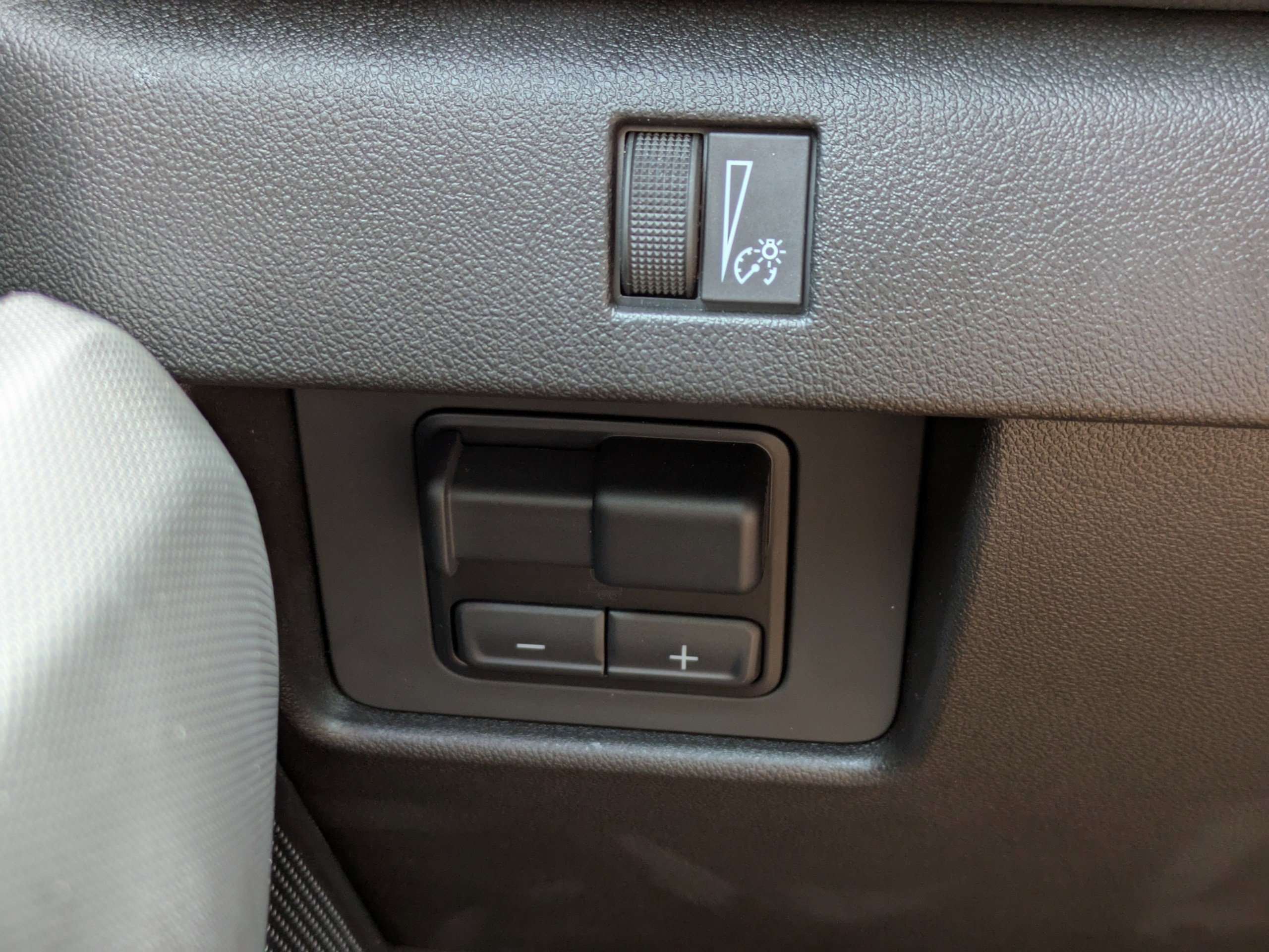 Used 2024 Chevrolet Colorado LT w/ LT Convenience Package II image 26