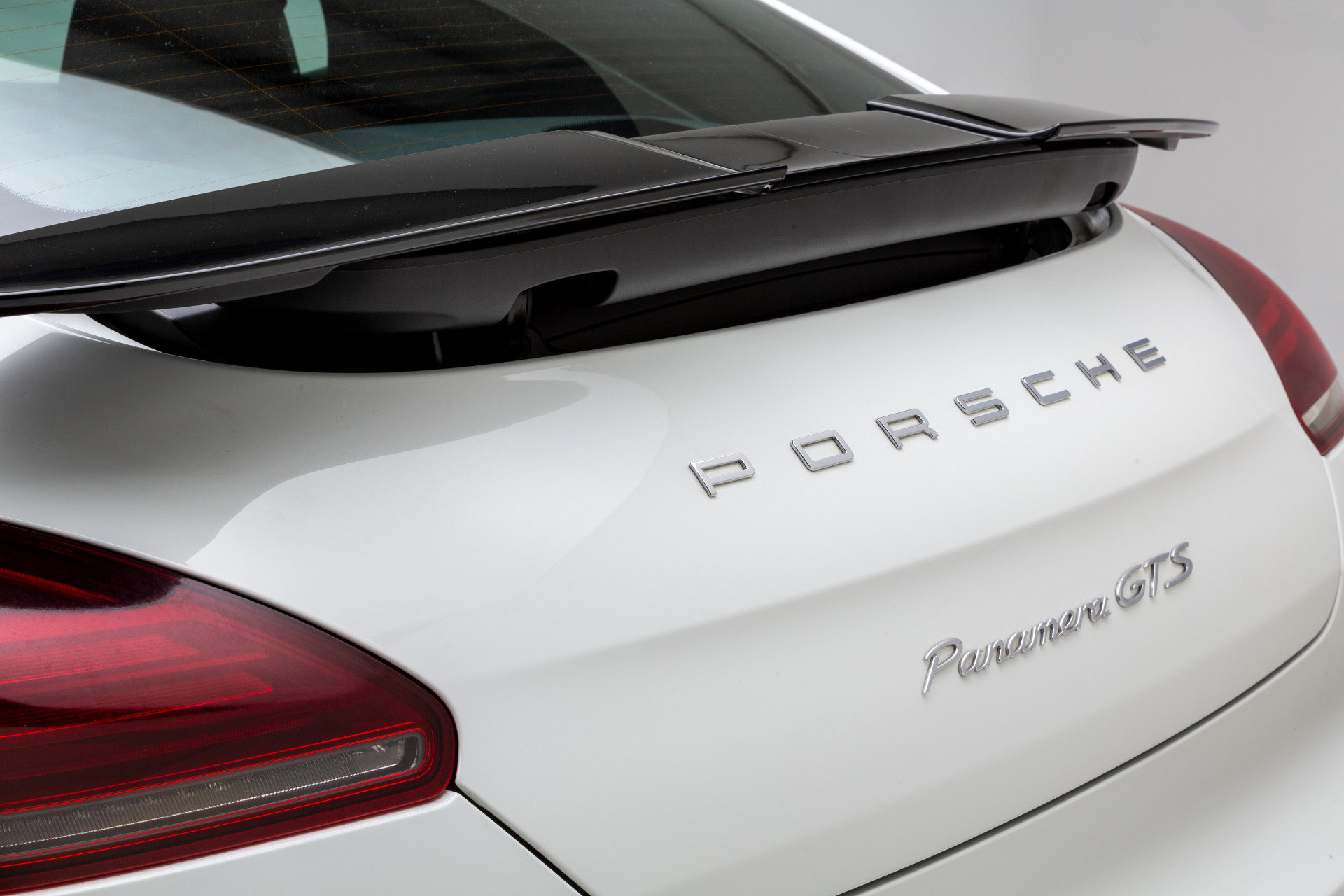 Used 2016 Porsche Panamera GTS AWD/4WD image 40