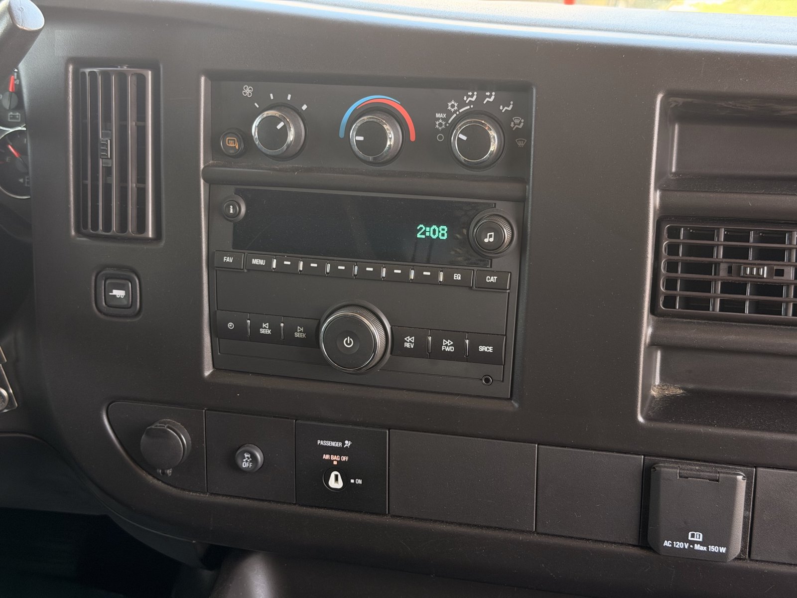 Used 2024 Chevrolet Express 2500 w/ Driver Convenience Package RWD image 33
