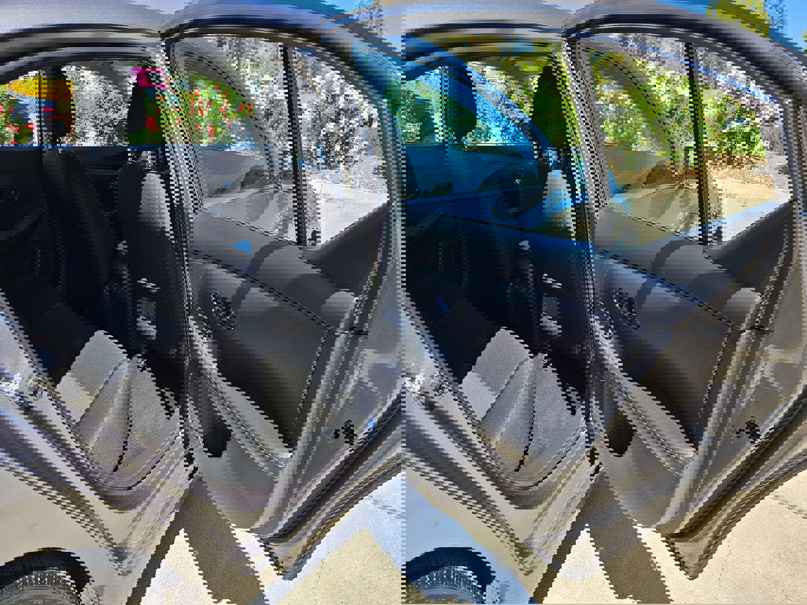 Used 2025 Nissan Sentra SV image 24