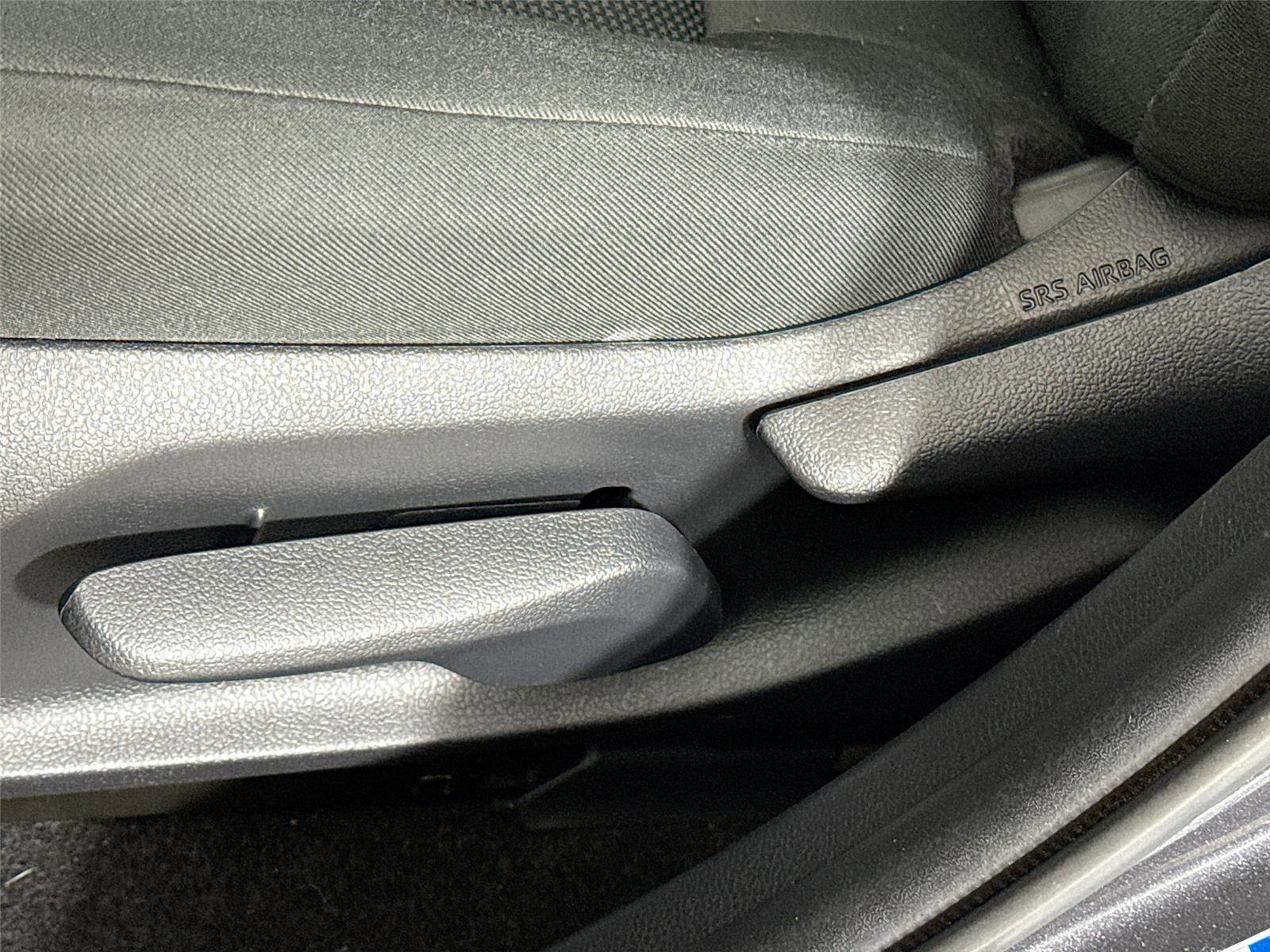 Used 2021 Toyota RAV4 LE image 20