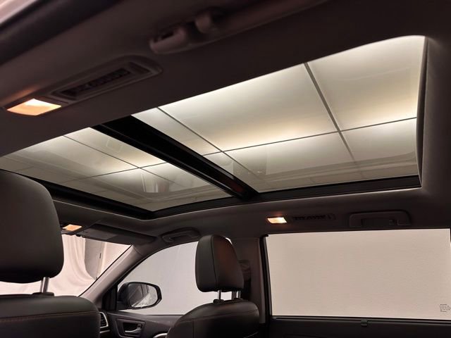 Used 2015 Toyota Highlander Limited Platinum image 9