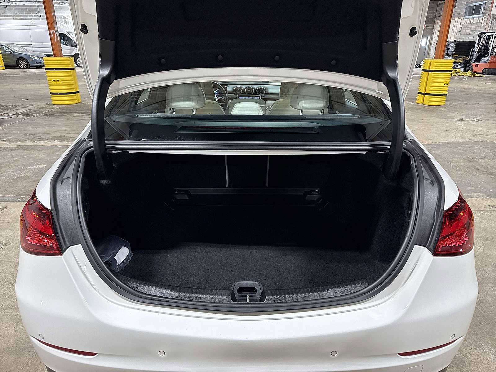 Used 2022 Mercedes-Benz C 300 4MATIC Sedan image 11