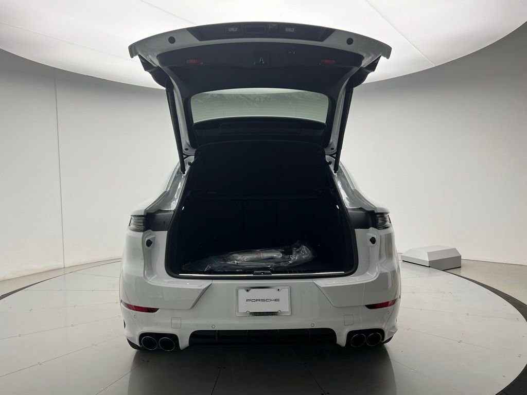 New 2026 Porsche Cayenne GTS image 20
