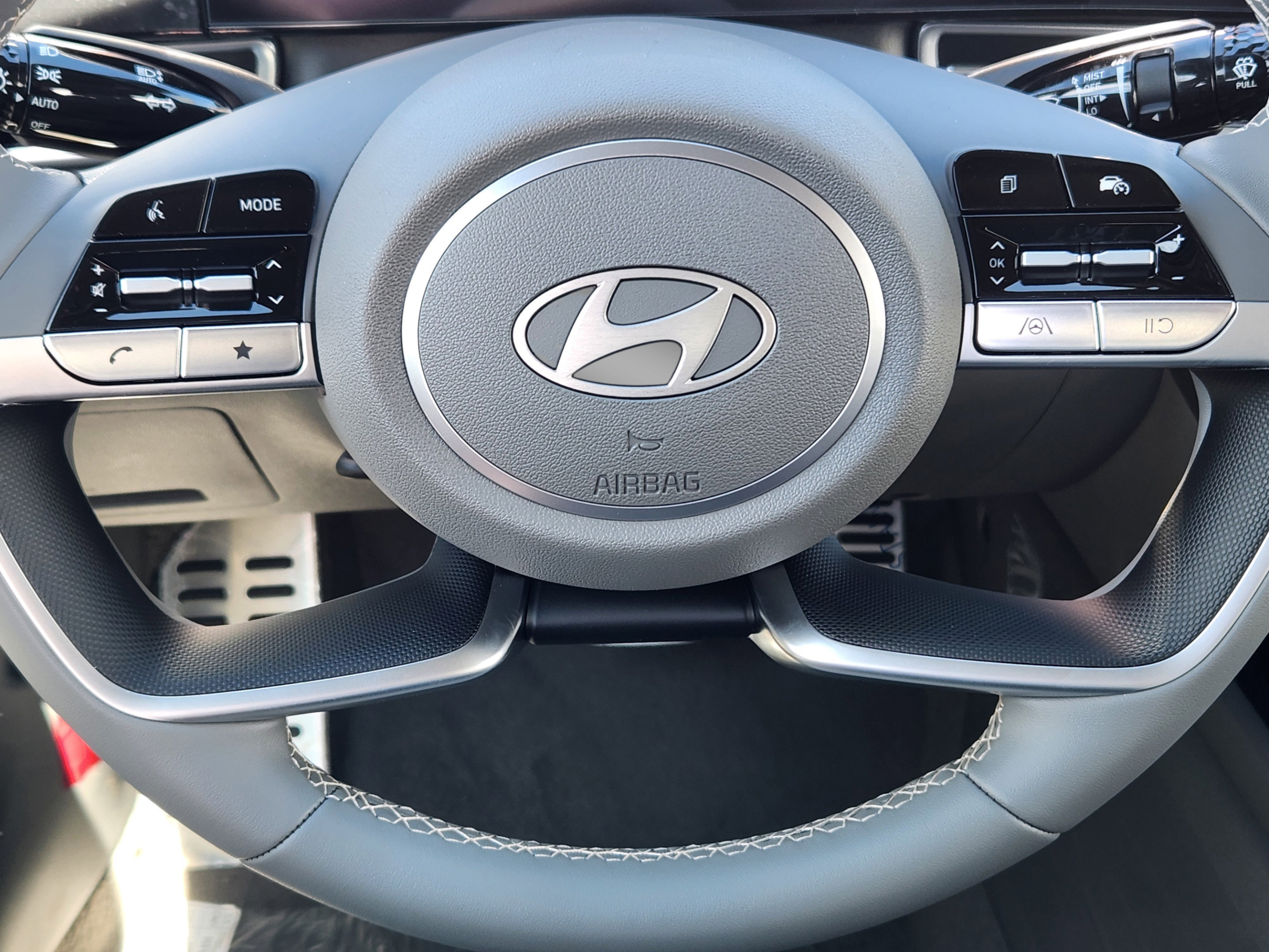 New 2026 Hyundai Elantra SEL FWD image 14