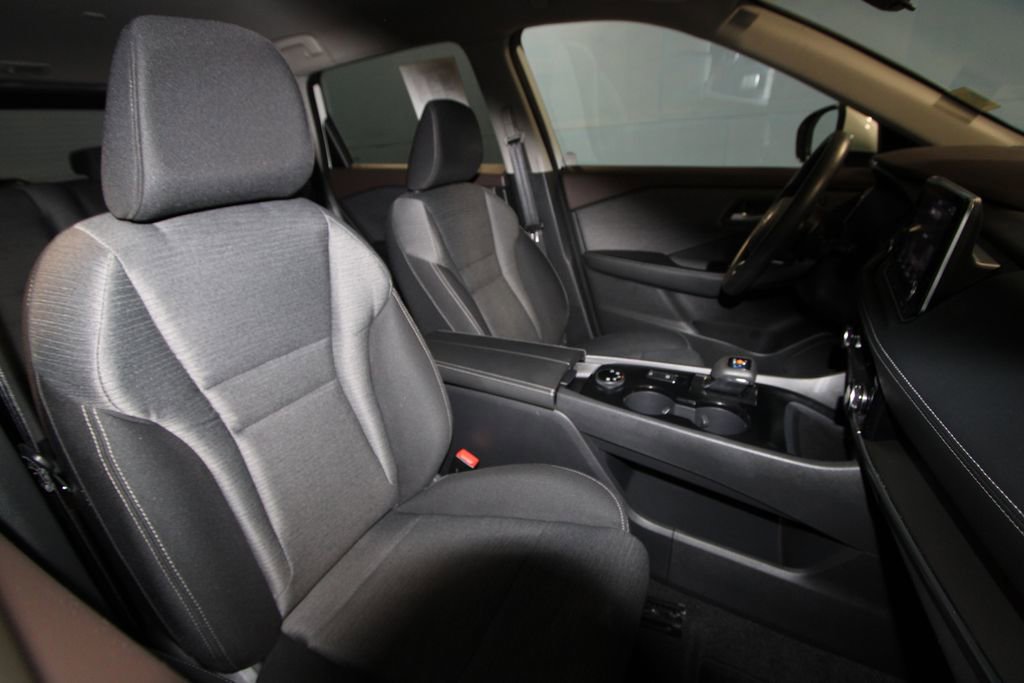 Used 2022 Nissan Rogue SV AWD/4WD image 23