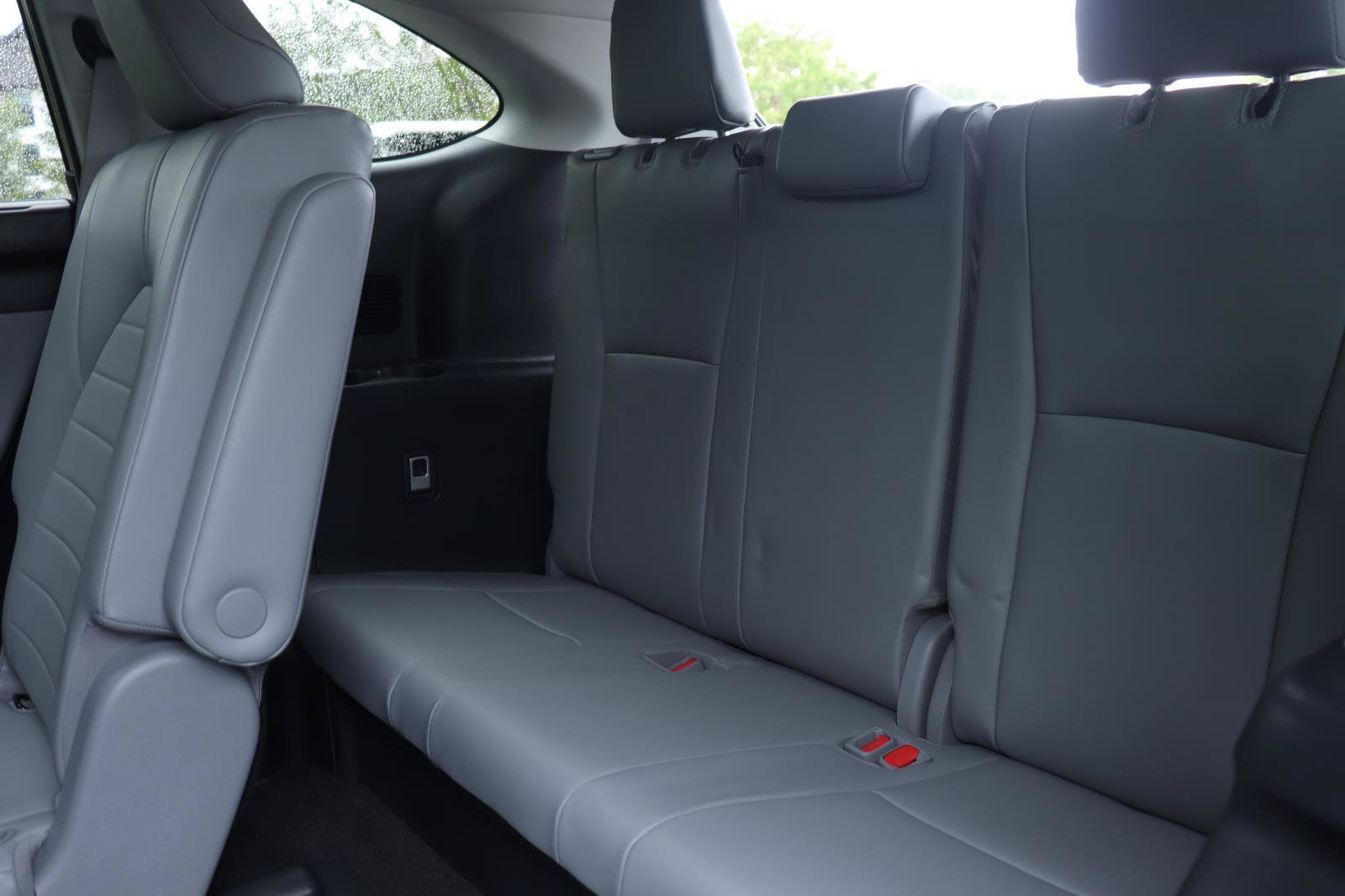 Used 2023 Toyota Highlander XLE FWD image 13