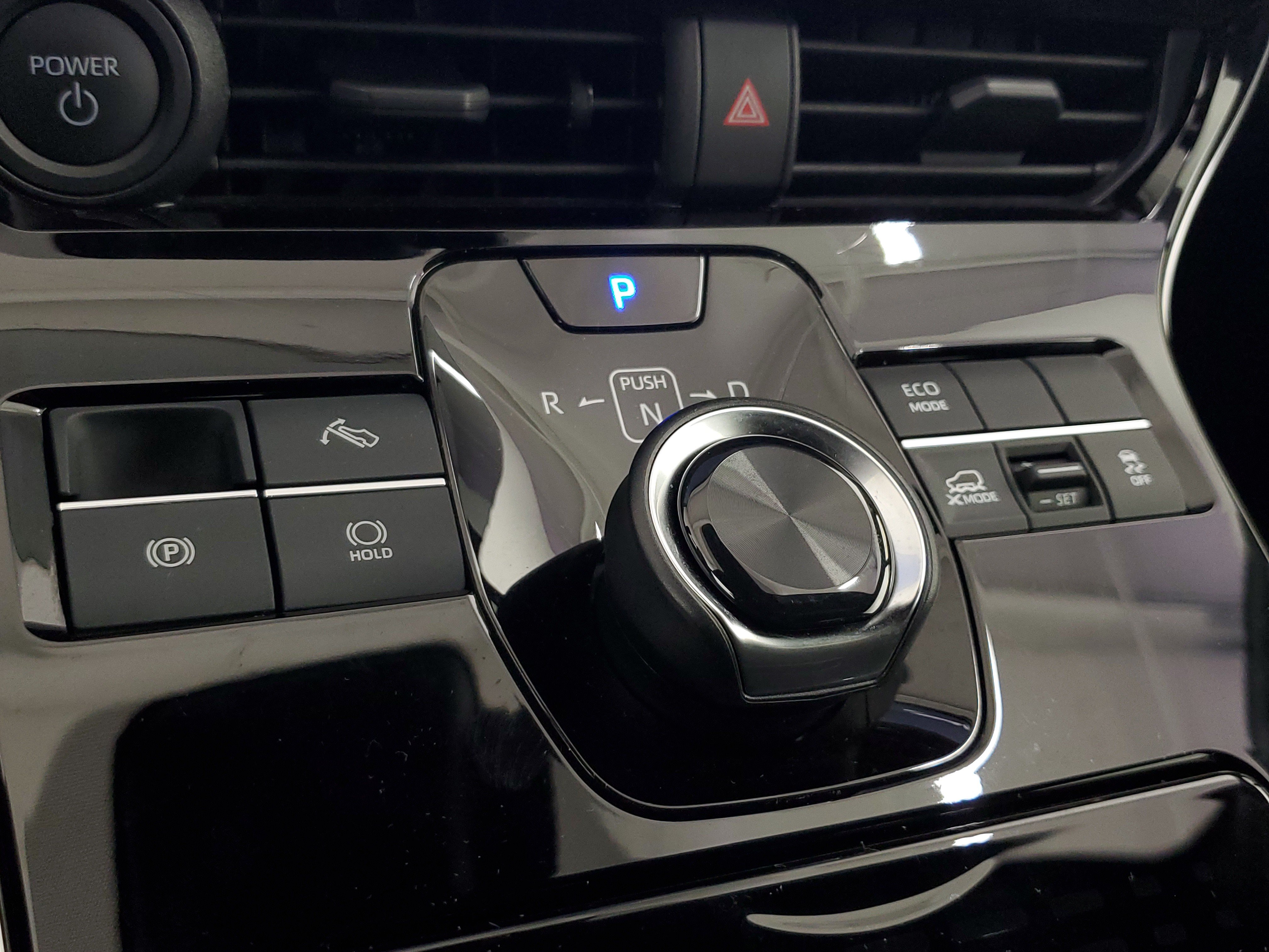 Certified 2025 Toyota bZ4X AWD image 31
