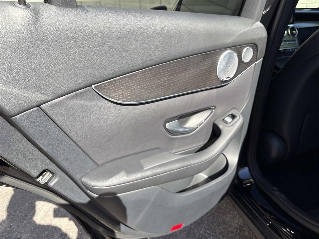 Used 2020 Mercedes-Benz GLC 300 image 11