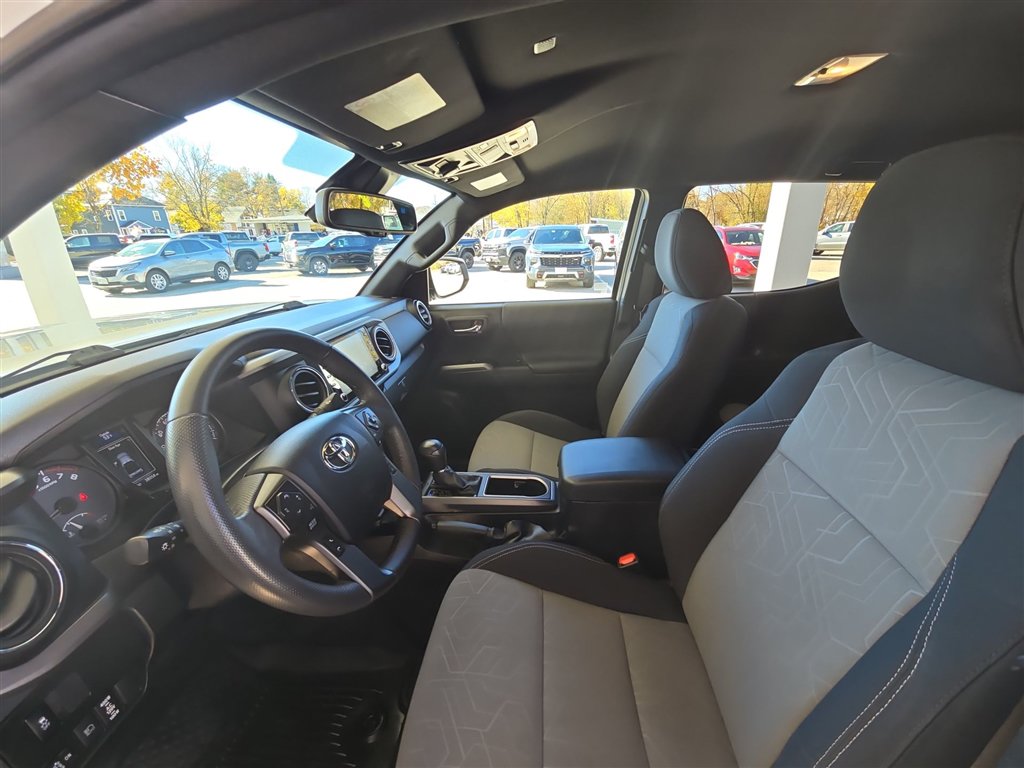 Used 2023 Toyota Tacoma TRD Off-Road AWD/4WD image 20