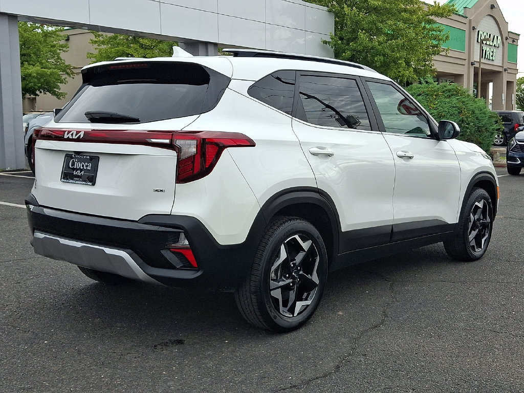 Used 2024 Kia Seltos EX AWD/4WD image 11
