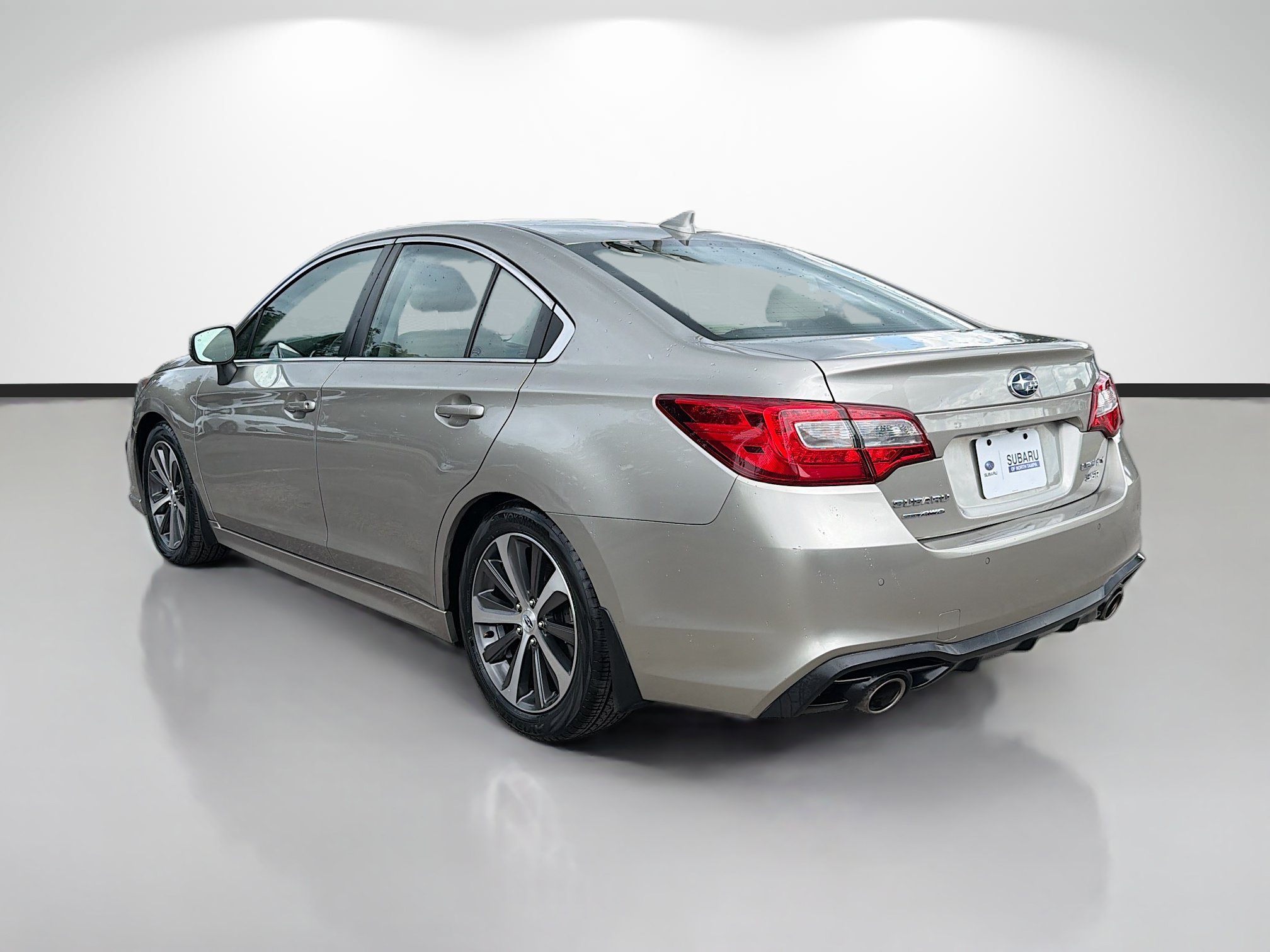 Used 2019 Subaru Legacy 3.6R Limited w/ Popular Package #2A AWD/4WD image 5