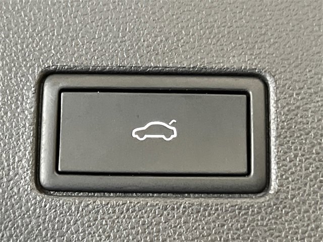 Certified 2023 Volkswagen Atlas SE image 6