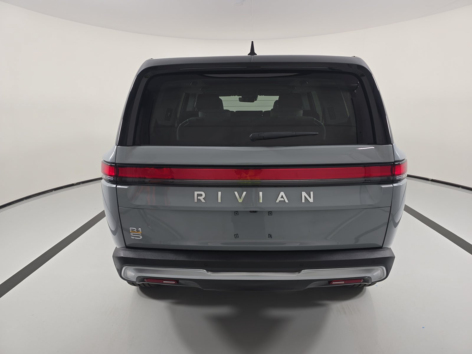 Used 2024 Rivian R1S Adventure Quad AWD/4WD image 4