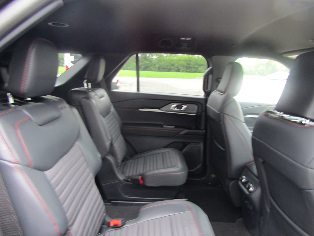 New 2027 Ford Explorer ST-Line AWD/4WD image 18